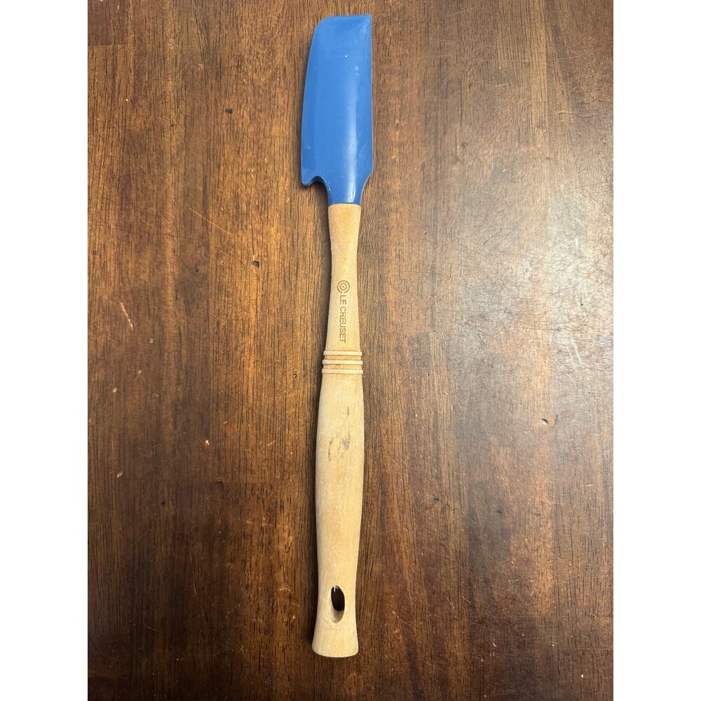 Le creuset blue rubber spatula